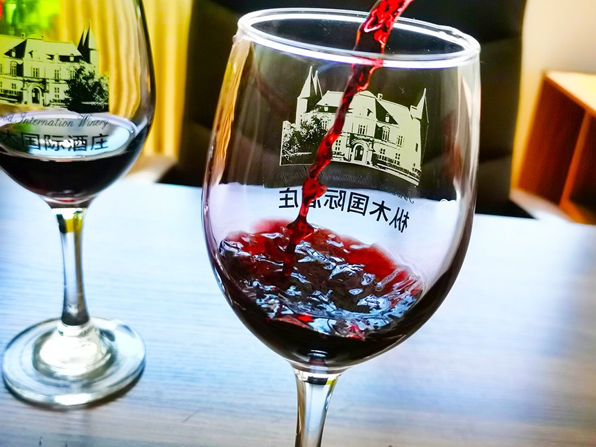 济南红酒加盟|挂杯与红酒品质的有关系吗？